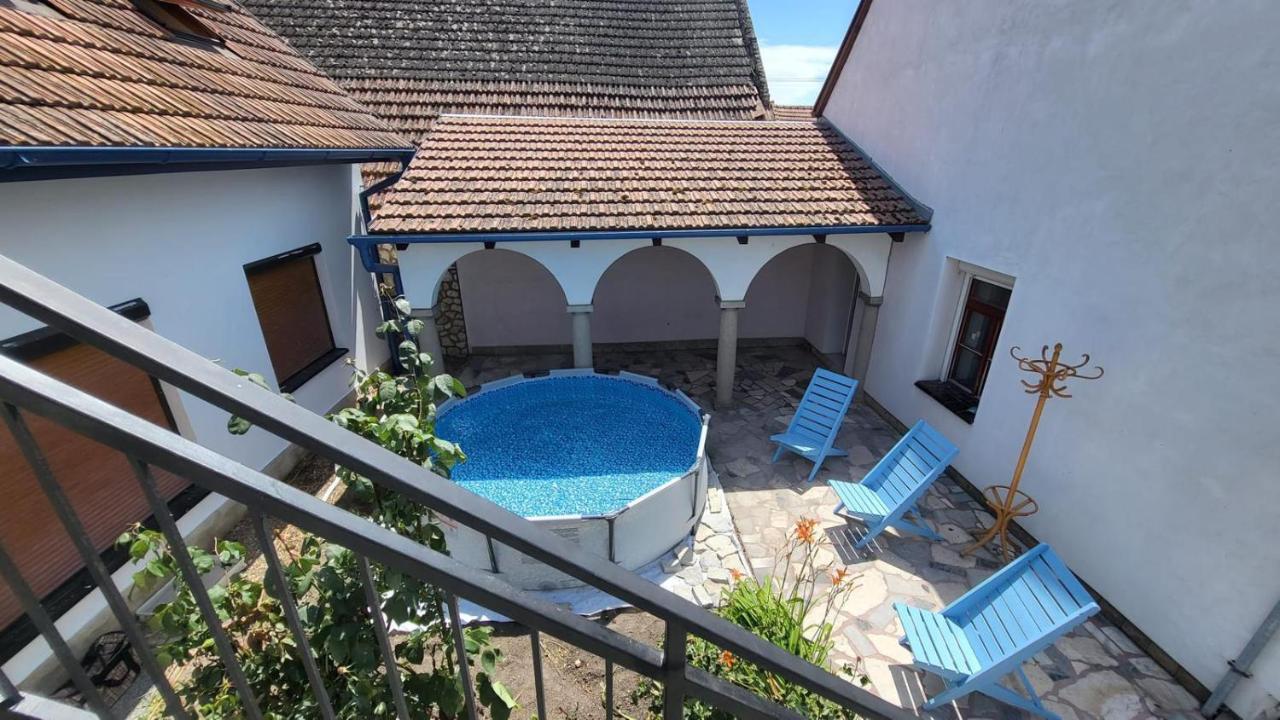 Naturalni Vinarstvi Tomas Krizek, Penzion Dvorek Dolní Dunajovice Esterno foto